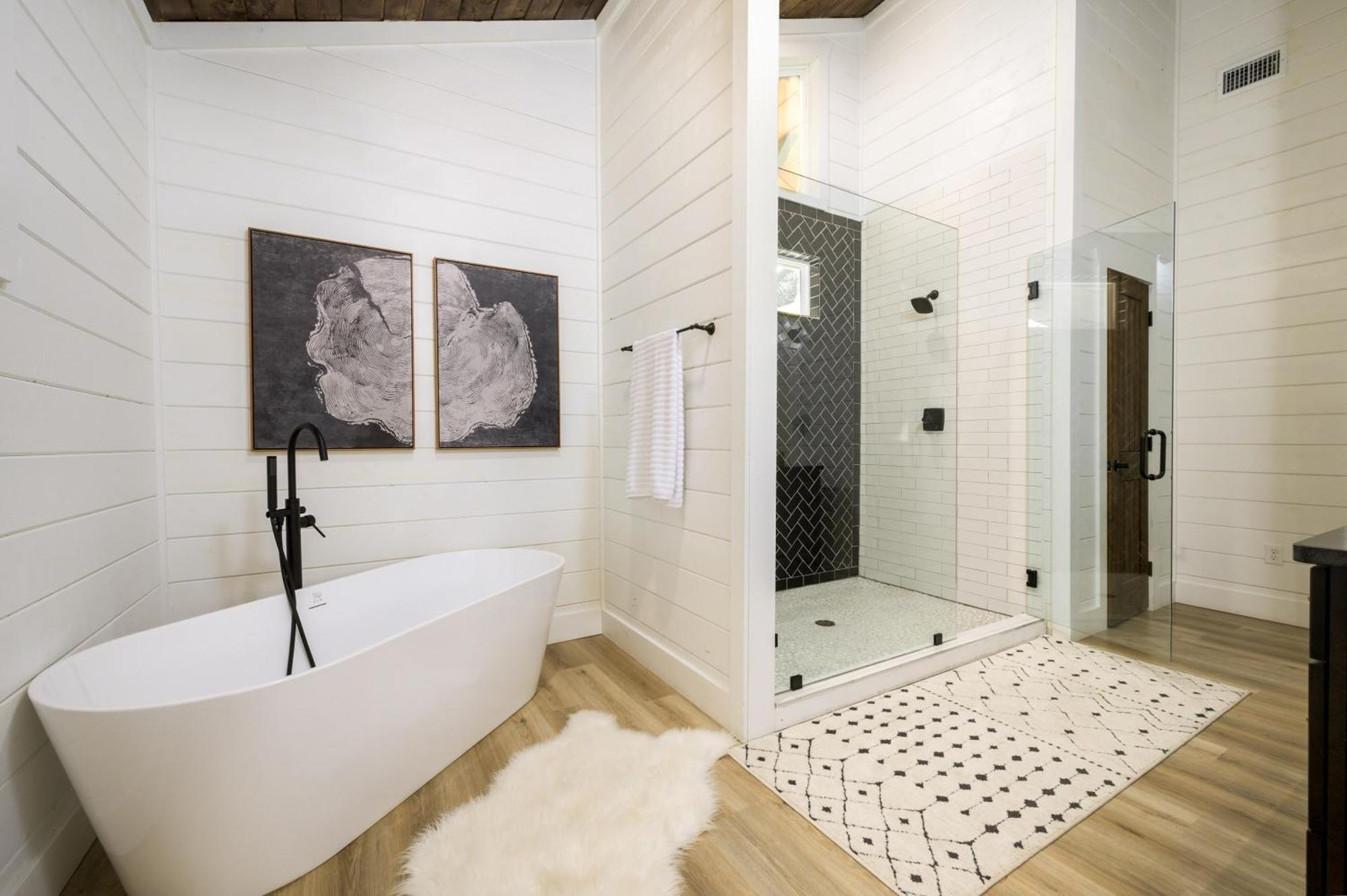 New Farmhouse-Chic Cabin With Hot Tub & Firepit 布罗肯鲍 外观 照片