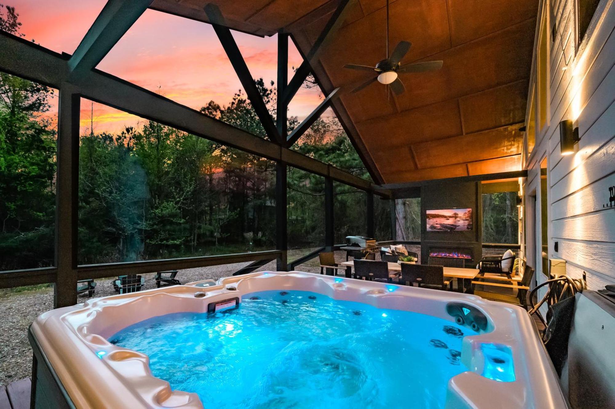 New Farmhouse-Chic Cabin With Hot Tub & Firepit 布罗肯鲍 外观 照片