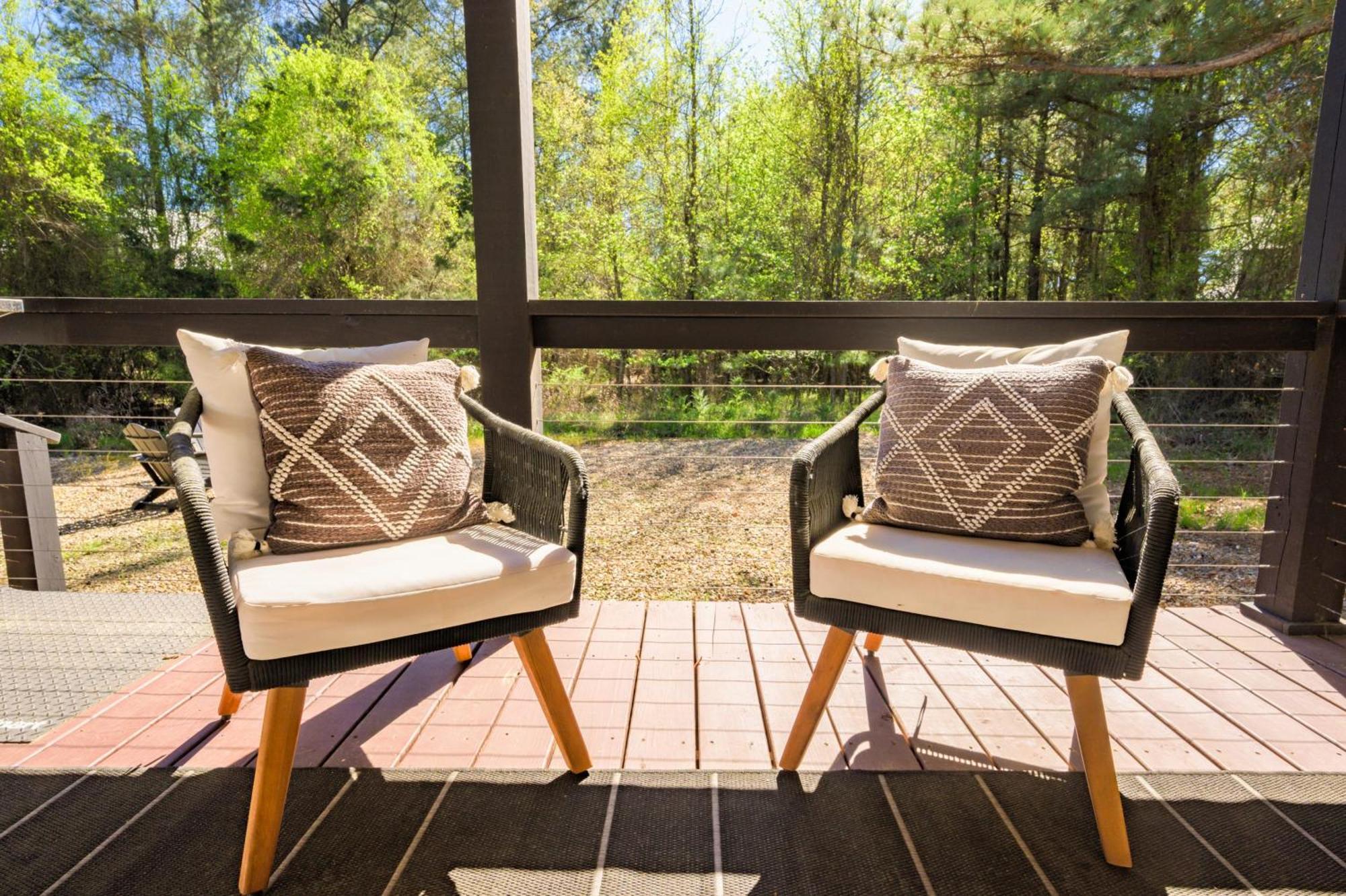 New Farmhouse-Chic Cabin With Hot Tub & Firepit 布罗肯鲍 外观 照片